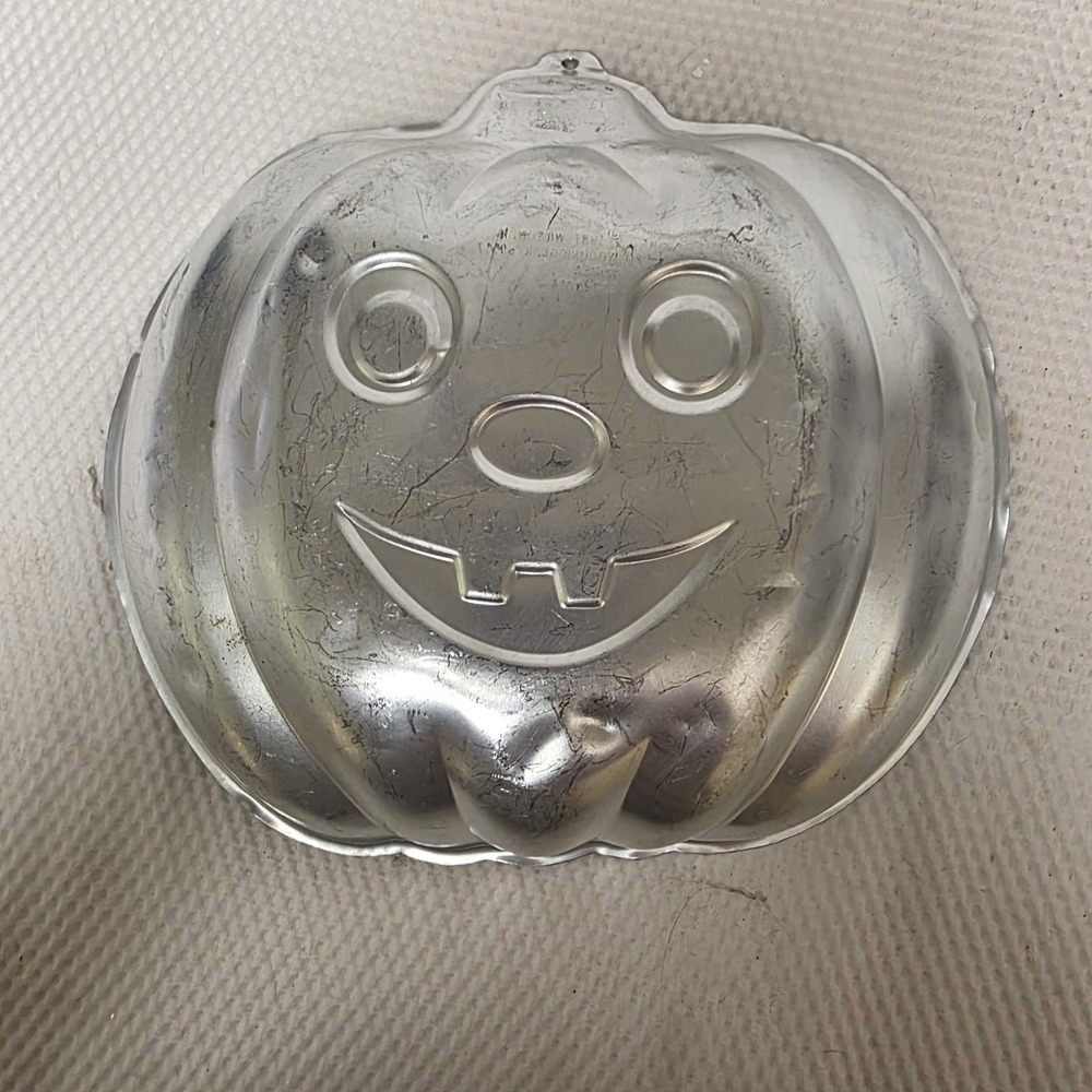 Jack-O-Lantern Cake Pan Vintage 1987 Wilton #2105-9414 Pumpkin Halloween Party